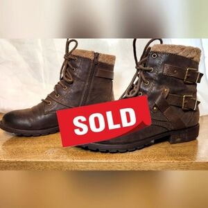 Combat boots size 91/2 brown, buckles